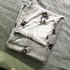 Halloween/Spider Kids Throw Blanket